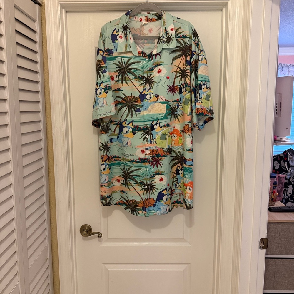 Men's Tropical Print Casual Button-Down Shirt in Light Aqua